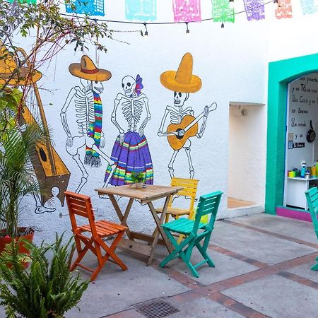 Hostal Casa Colores Adults Only กัวดาลาฮารา ภายนอก รูปภาพ
