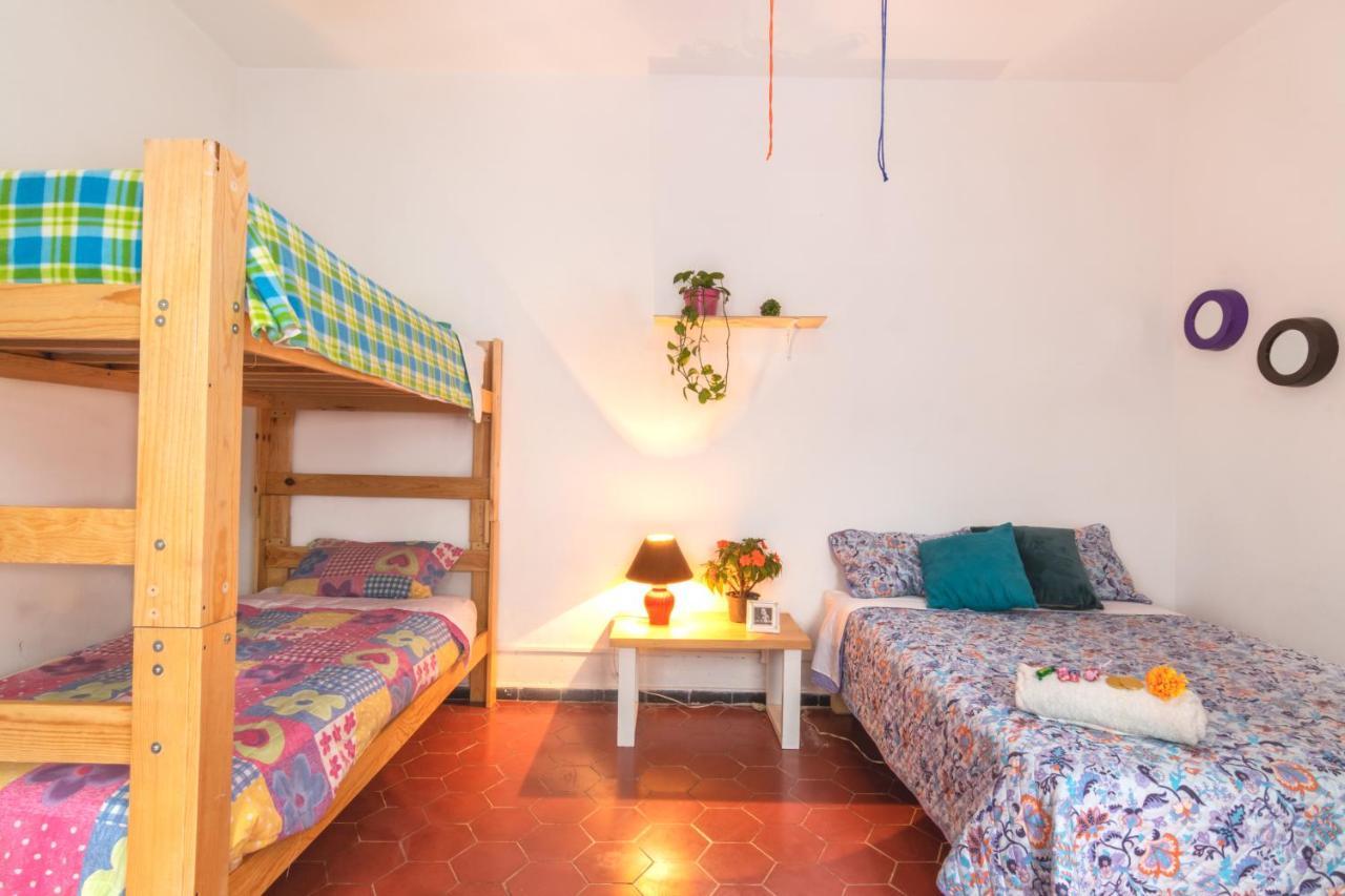 Hostal Casa Colores Adults Only กัวดาลาฮารา ภายนอก รูปภาพ