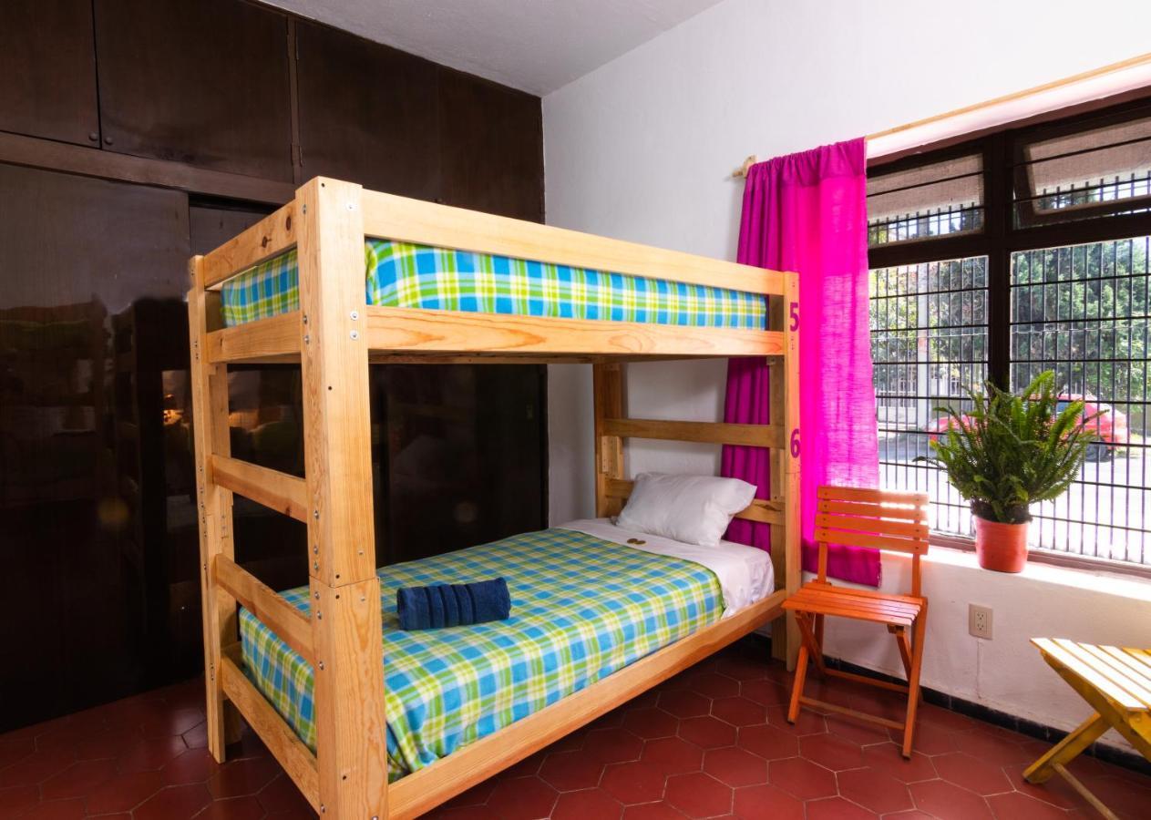Hostal Casa Colores Adults Only กัวดาลาฮารา ภายนอก รูปภาพ