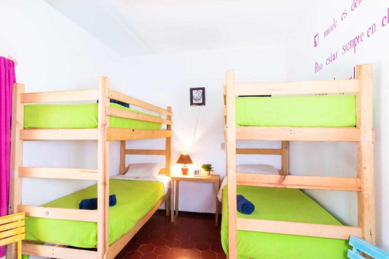 Hostal Casa Colores Adults Only กัวดาลาฮารา ภายนอก รูปภาพ