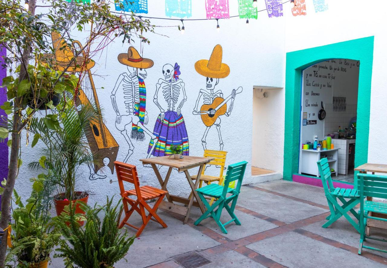 Hostal Casa Colores Adults Only กัวดาลาฮารา ภายนอก รูปภาพ