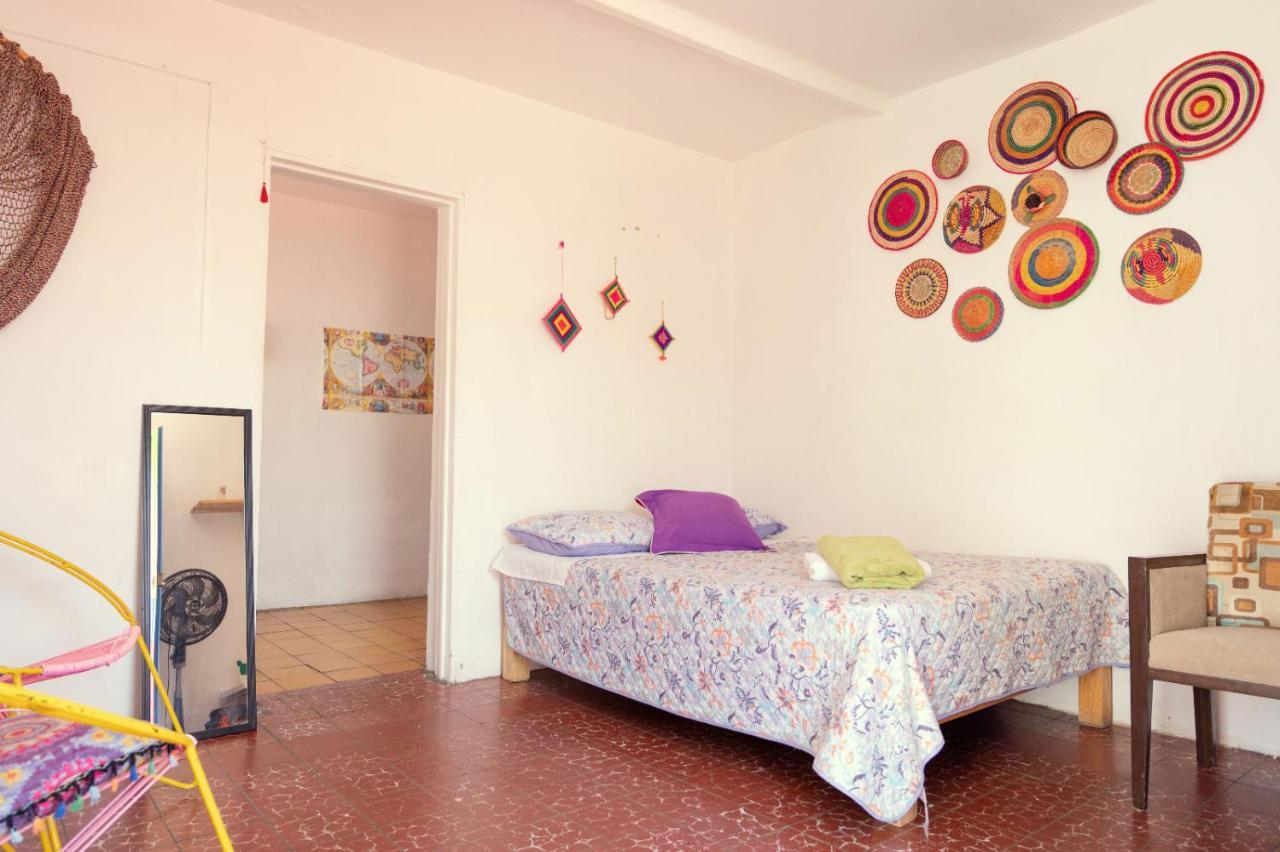 Hostal Casa Colores Adults Only กัวดาลาฮารา ภายนอก รูปภาพ