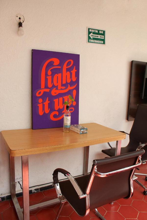 Hostal Casa Colores Adults Only กัวดาลาฮารา ภายนอก รูปภาพ