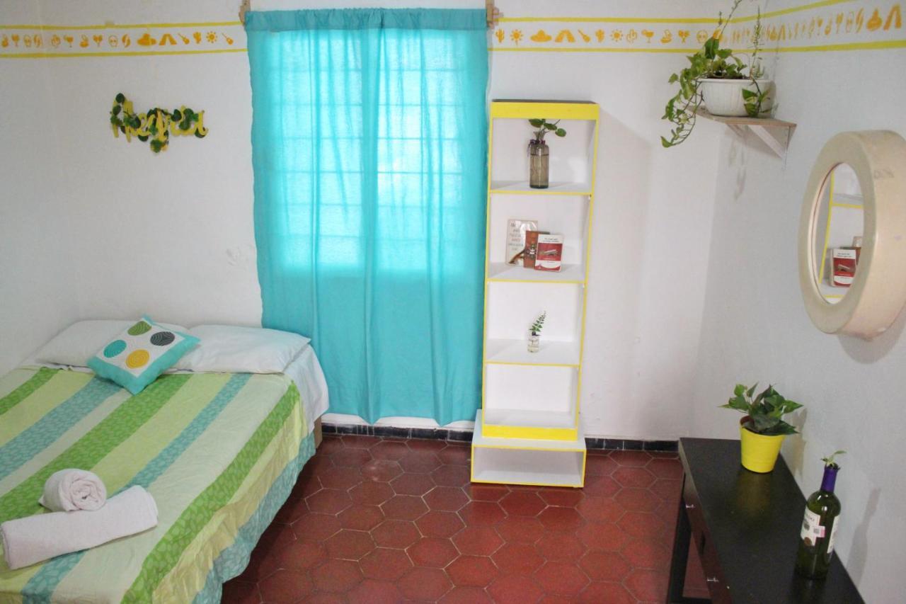 Hostal Casa Colores Adults Only กัวดาลาฮารา ภายนอก รูปภาพ