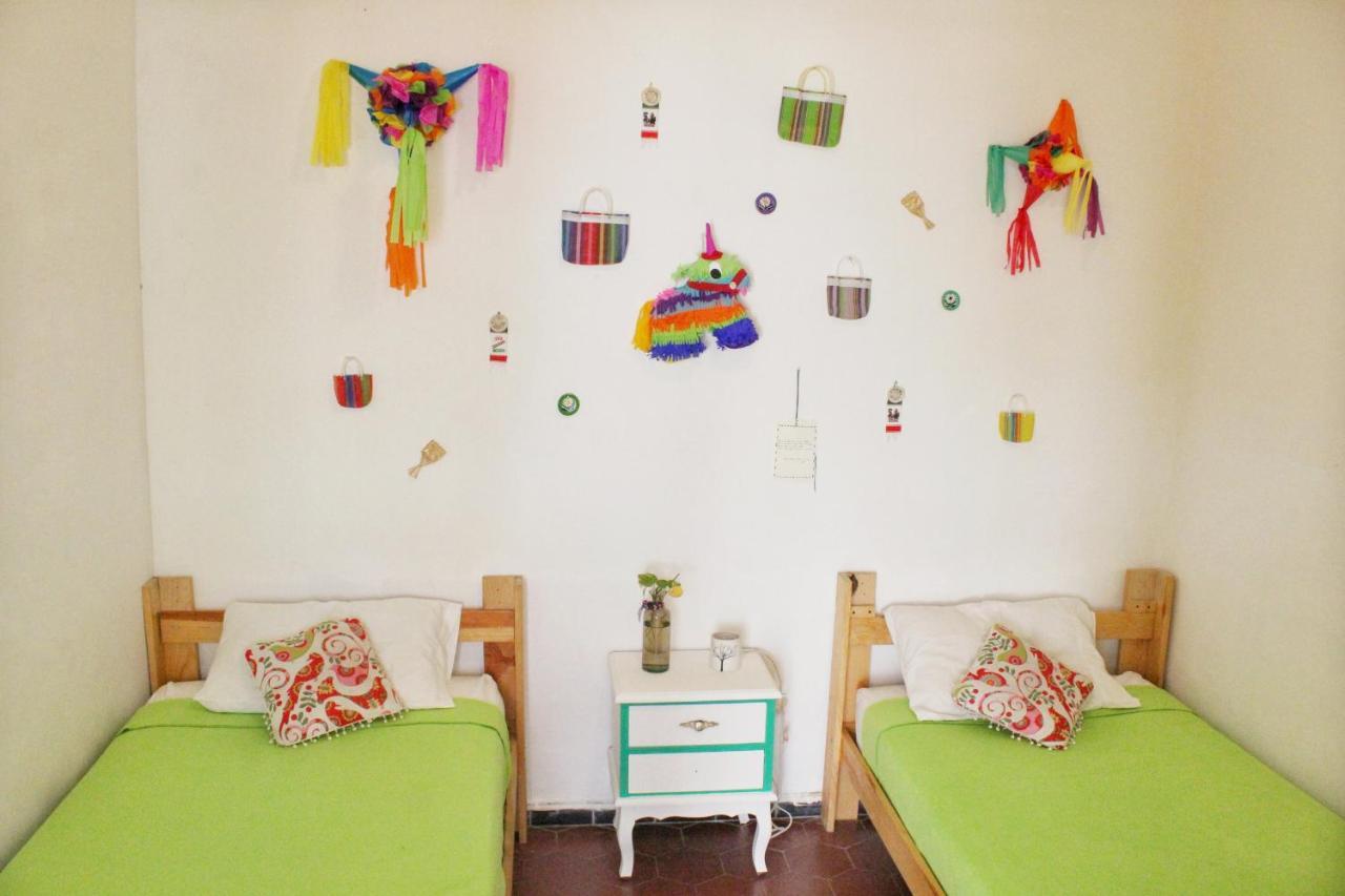 Hostal Casa Colores Adults Only กัวดาลาฮารา ภายนอก รูปภาพ